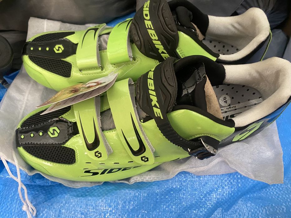 Buty rowerowe z pedałami i zatrzaskami Buty na rower szosowy