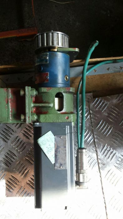 Silnik servo. Serwo motor. 1FT 5044 1Af71 4AA0. cnc przekładnia