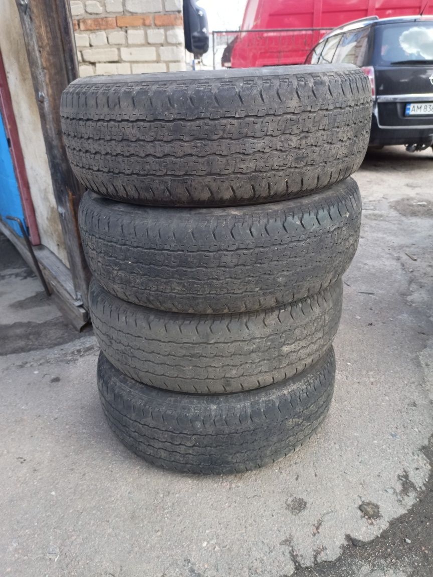 Резина літня Bridgestone 265/65/17