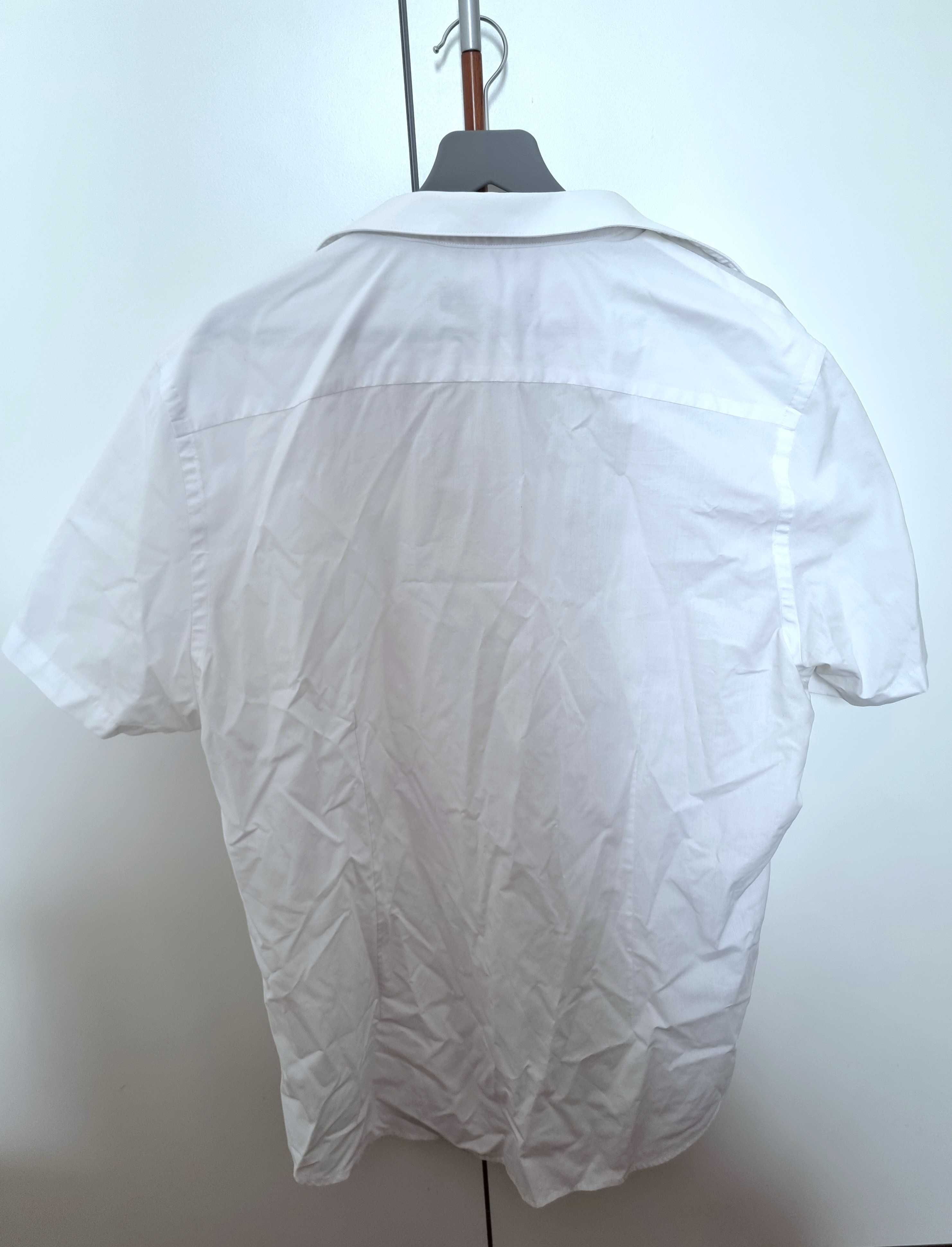 Camisa branca de manga curta 60% algodão C&A, tamanho XL
