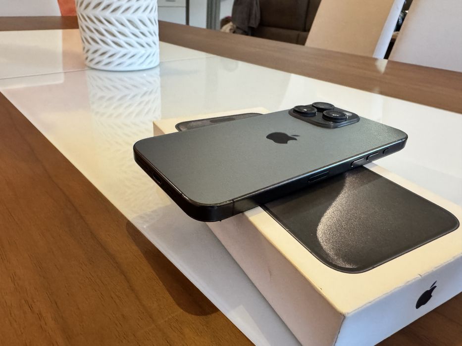 iPhone 15 Pro Max 256GB Cinza Espacial