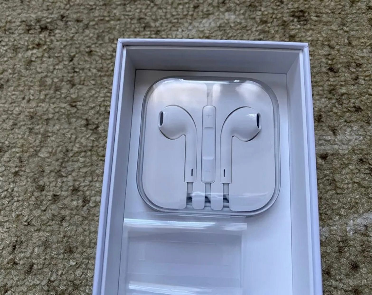 EarPods 3,5 mm из Комплекта Iphone