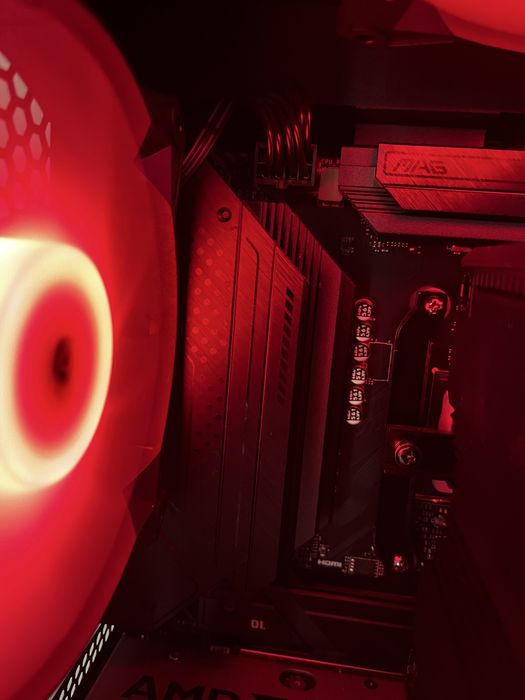 Komputer Ryzen 5600 Rx 9060xt 32Gb ddr4 1tb ssd B550