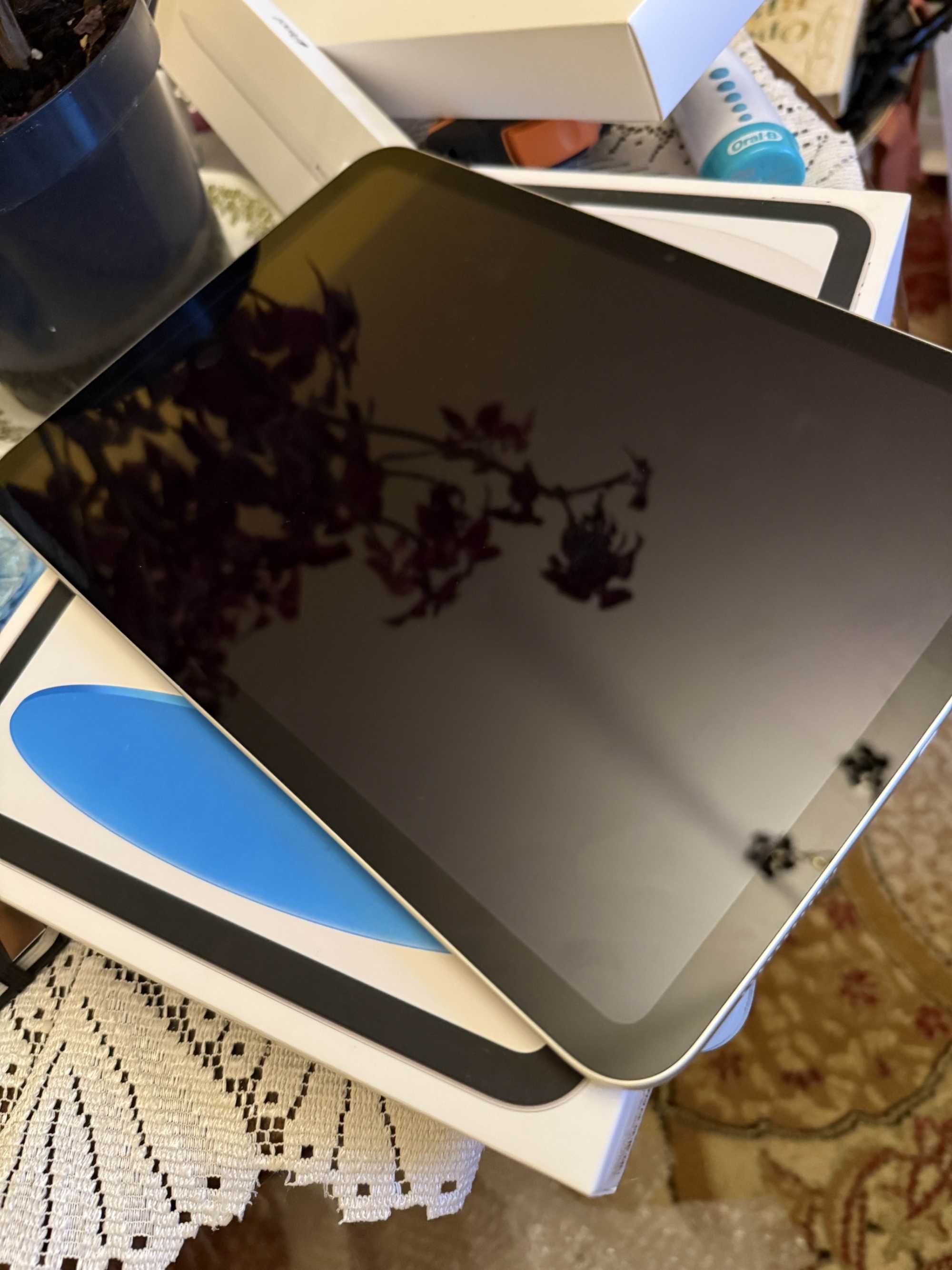 iPad 10 generacji 256 GB + etui