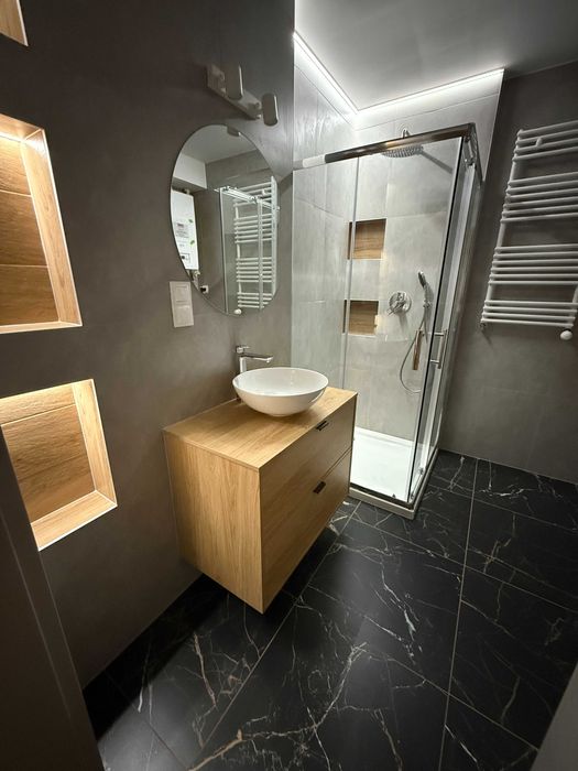 Nowoczesne mieszkanie z balkonem i komórką lokatorską - Zabrze