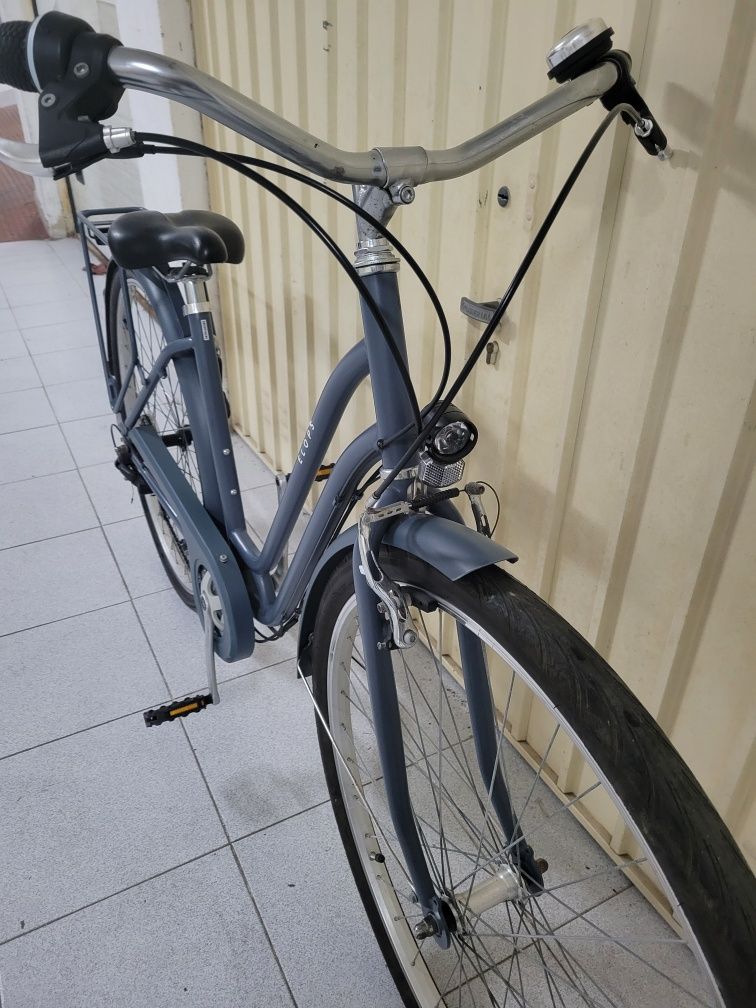 Bicicleta citadina Btwin Elops 120, quadro baixo, roda 700