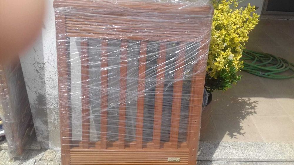 Cama de grades castanha da Marca TRAMA
