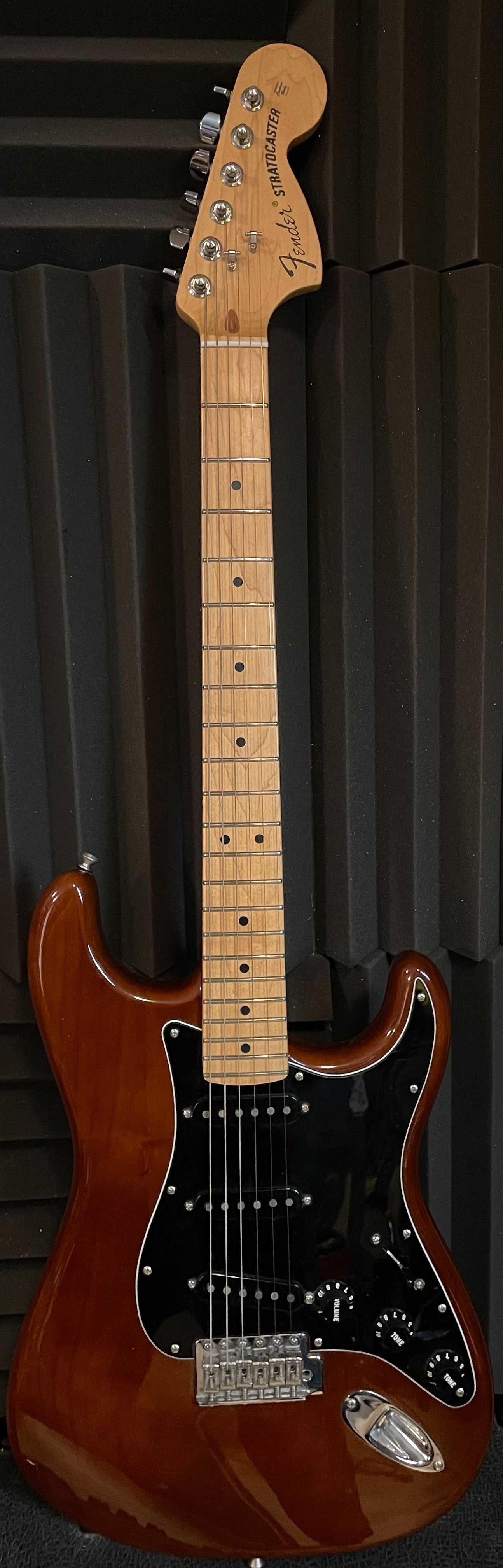 Fender American Special Startocaster MN Walnut gitara elektryczna