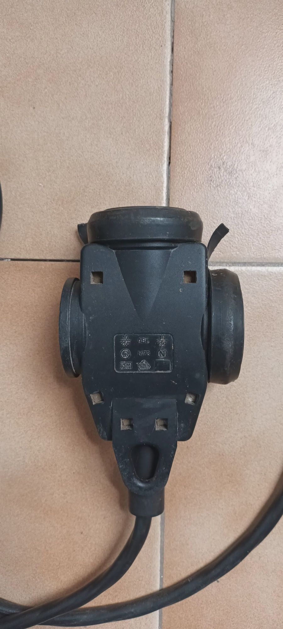 Extensão elétrica borracha 17,5m com 3 tomadas