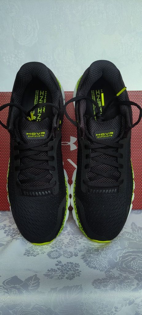 Buty Under Armour Hovr Infinite 2  r.44  28cm Nowe