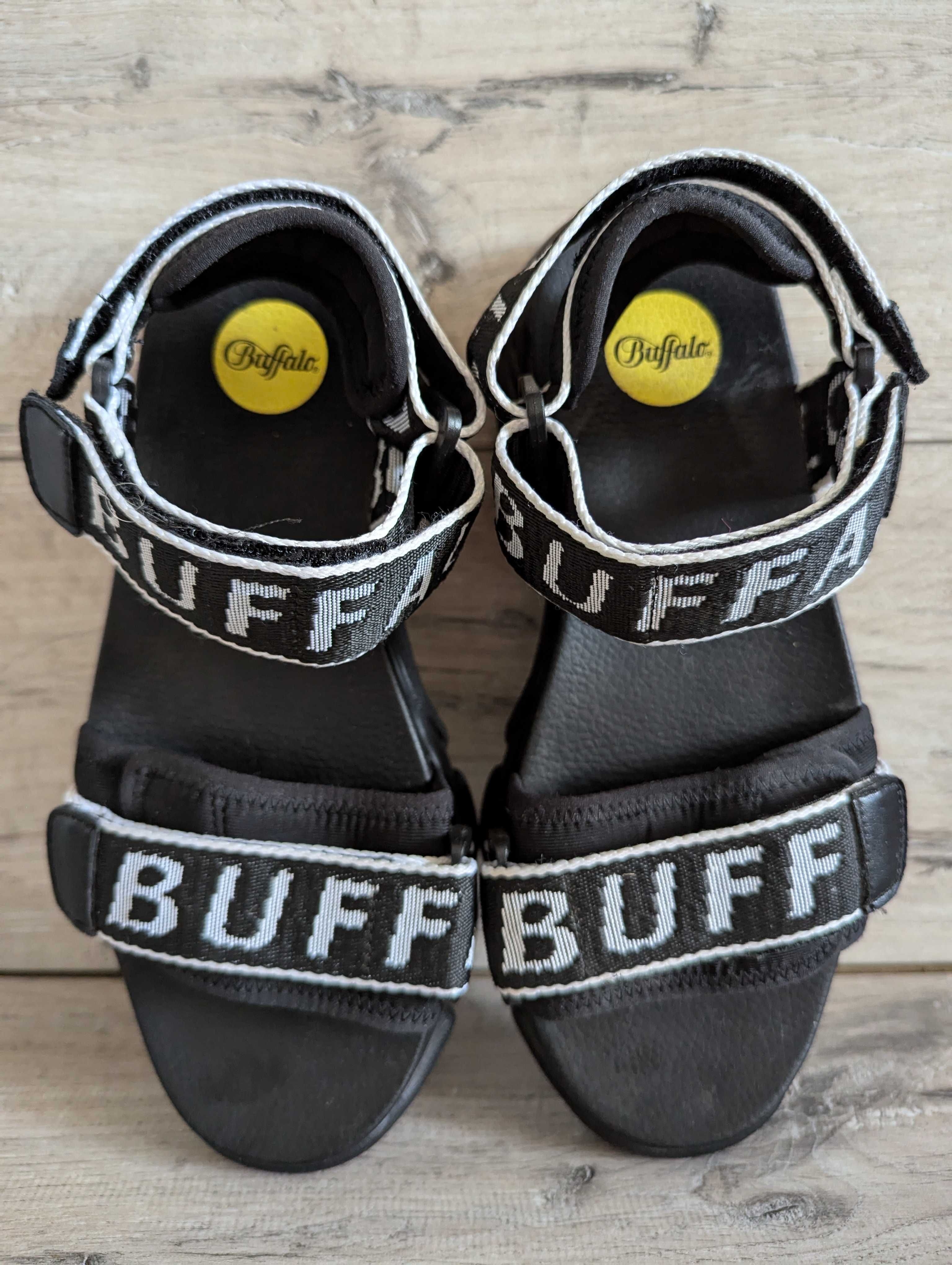 Босоножки на высокой платформе Buffalo 39-40 р 25,5 см на липучках