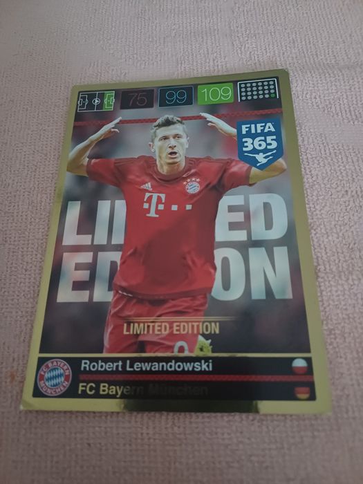 Karta piłkarska Panini Fifa 365 Lewandowski XXL
