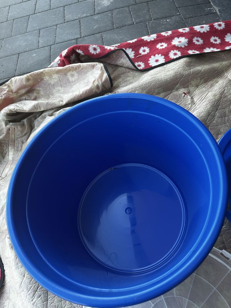 Wiadro wędkarskie 25litrów Lorpio z miską 6litrów.