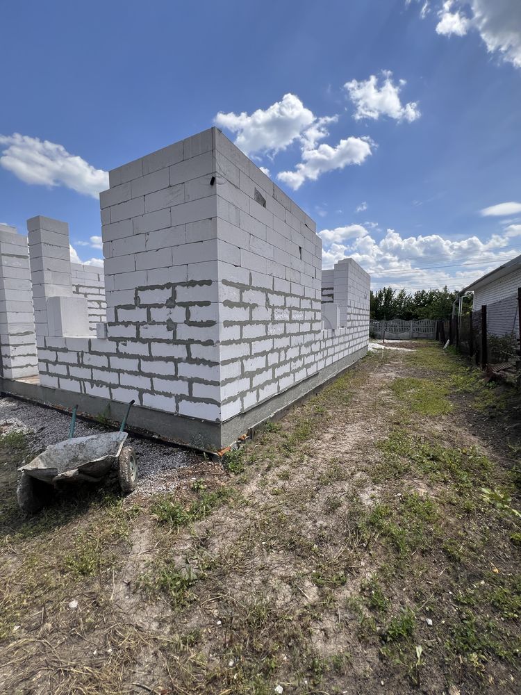 Продаж сучасного недобудованого будинку