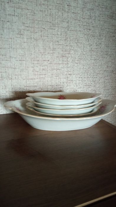 Салатниці овальні,  фарфор