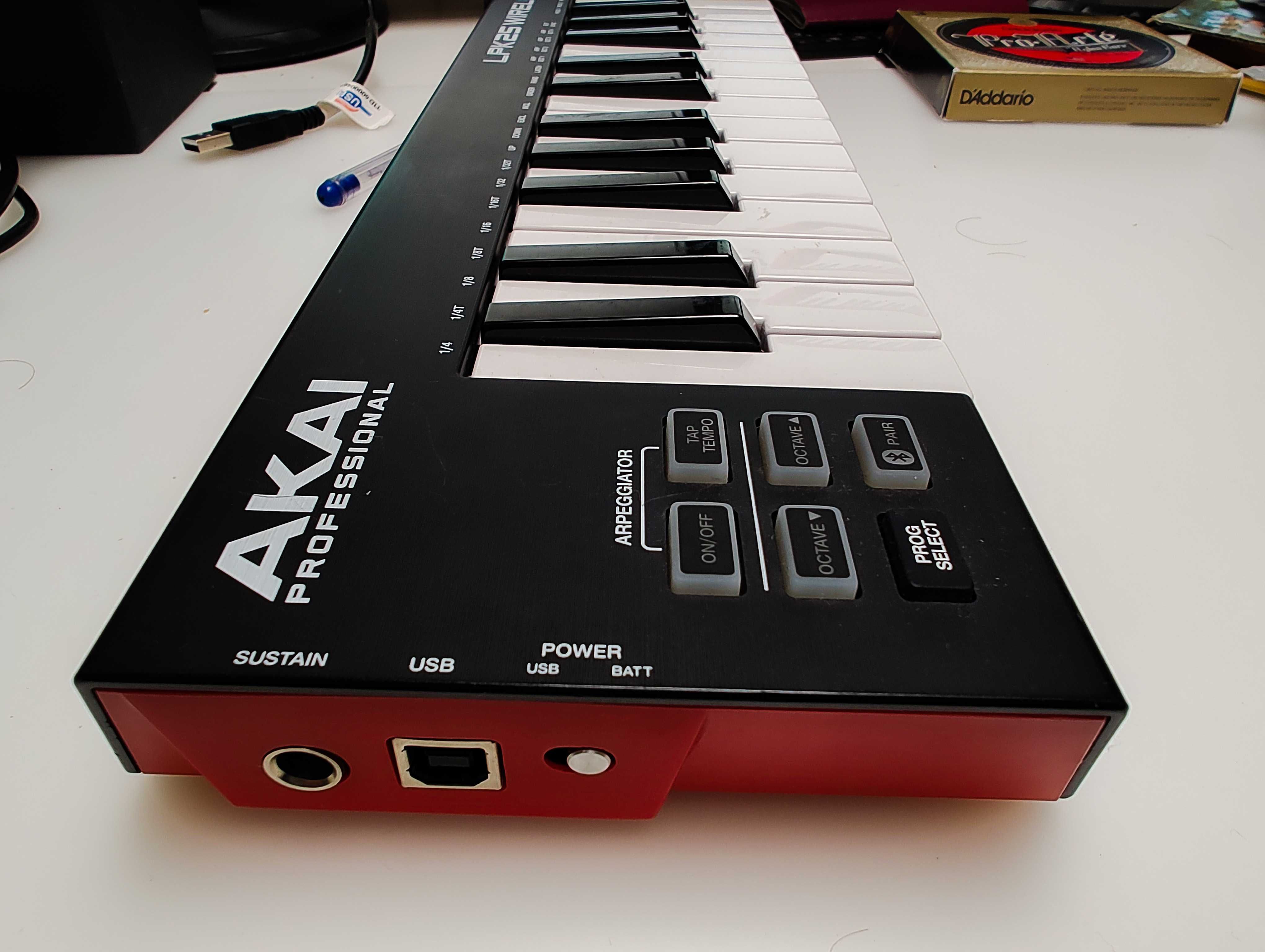 Controlador MIDI AKAI LPK25 wireless