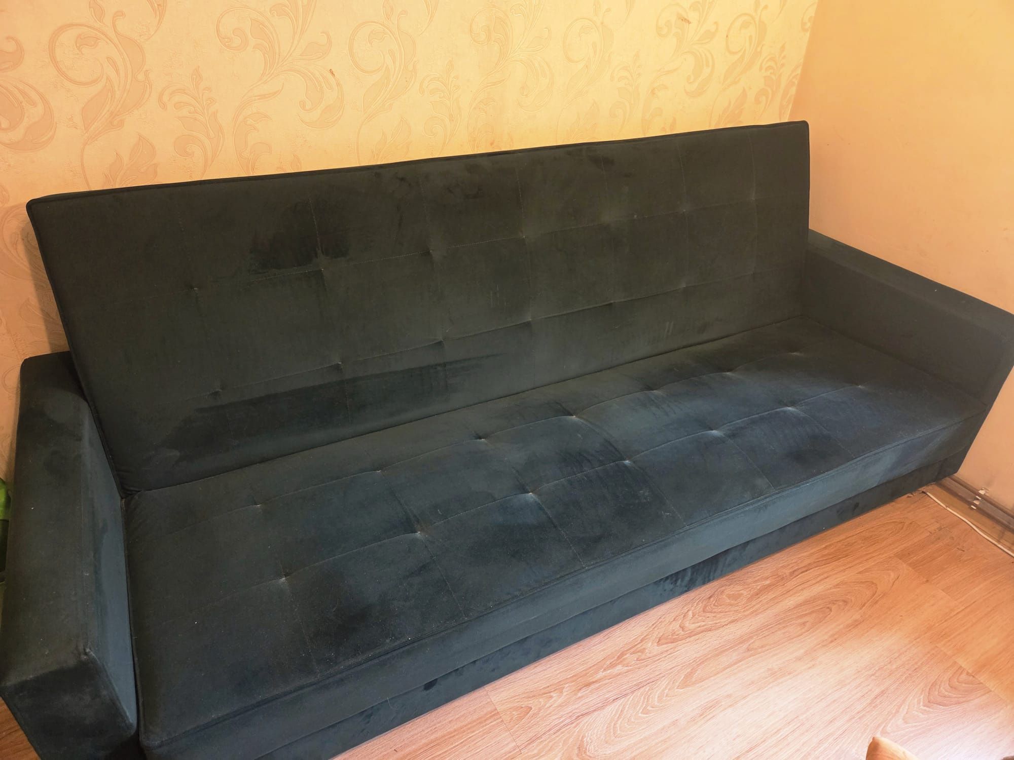 Sofa do sprzedania - kolor szmaragdowy