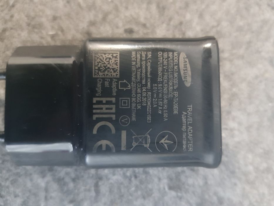 Оригінальні зарядні пристрої Samsung