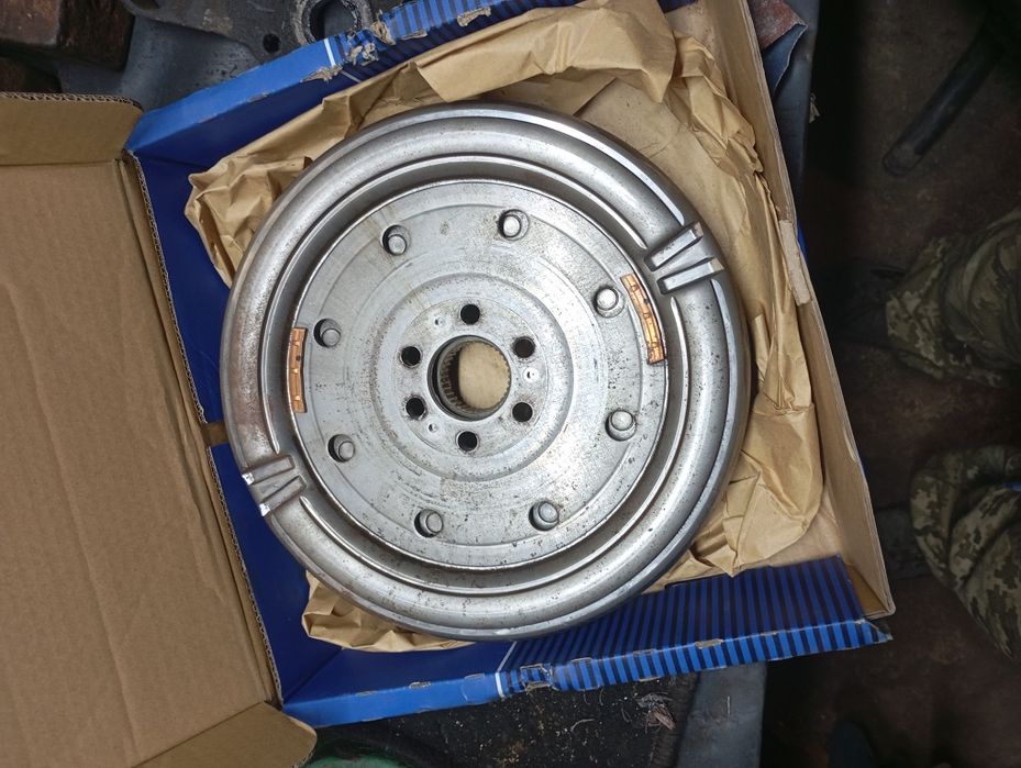 Продам двох масовий маховик на Фольксваген 2.0TDI під DSG250