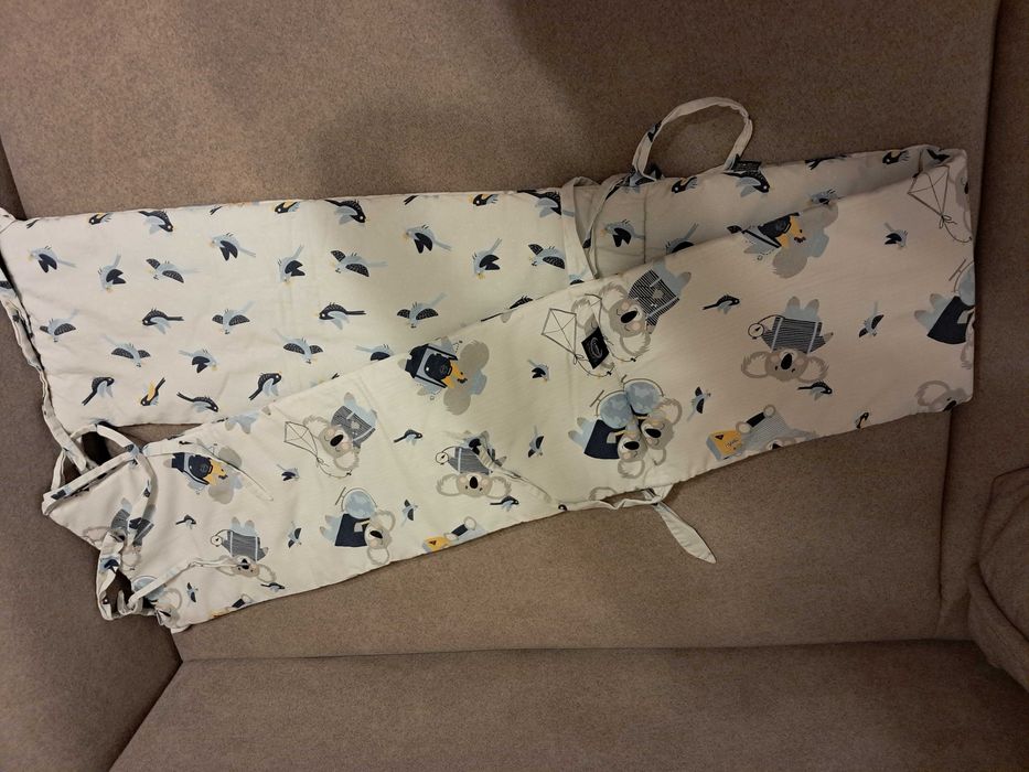 ochraniacze do łóżka dziecięcego + prześcieradło