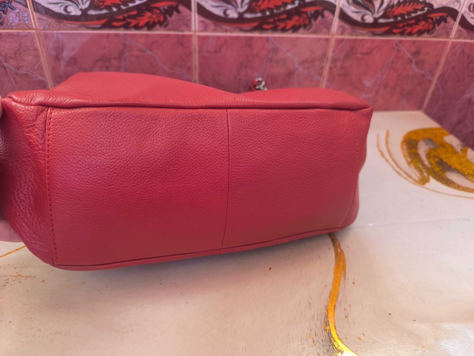 Кожана червона сумочка !
