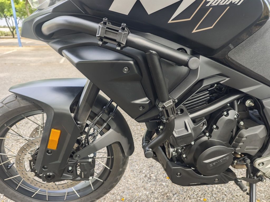 CF Moto 700MT Adv 2025 com kit malas + garantia 3 anos
