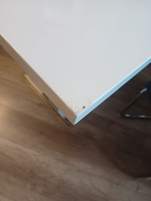 Stół rozkładany z krzesłami