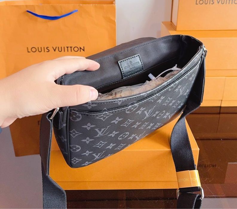 Мужская сумка  Louis Vuitton District чоловіча сумка на через плече