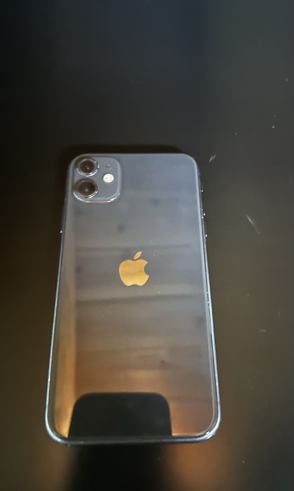 iPhone 11 em bom estado