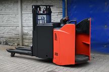 Paleciak elektryczny Linde D12 SP 200cm Wstępne Rydwan FHP 388