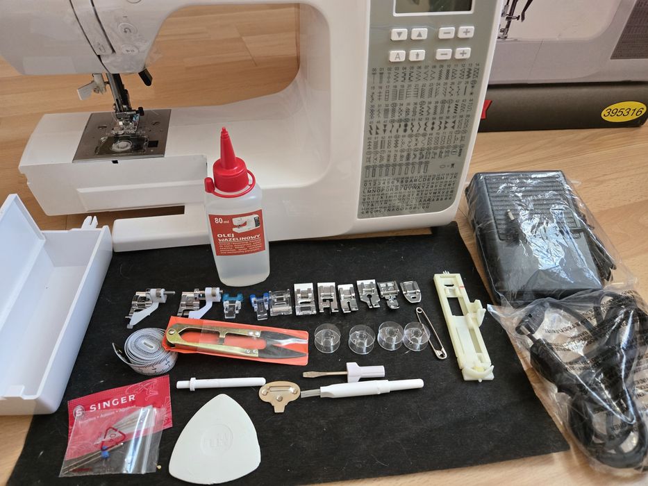 Elektroniczna maszyna do szycia SINGER C620L