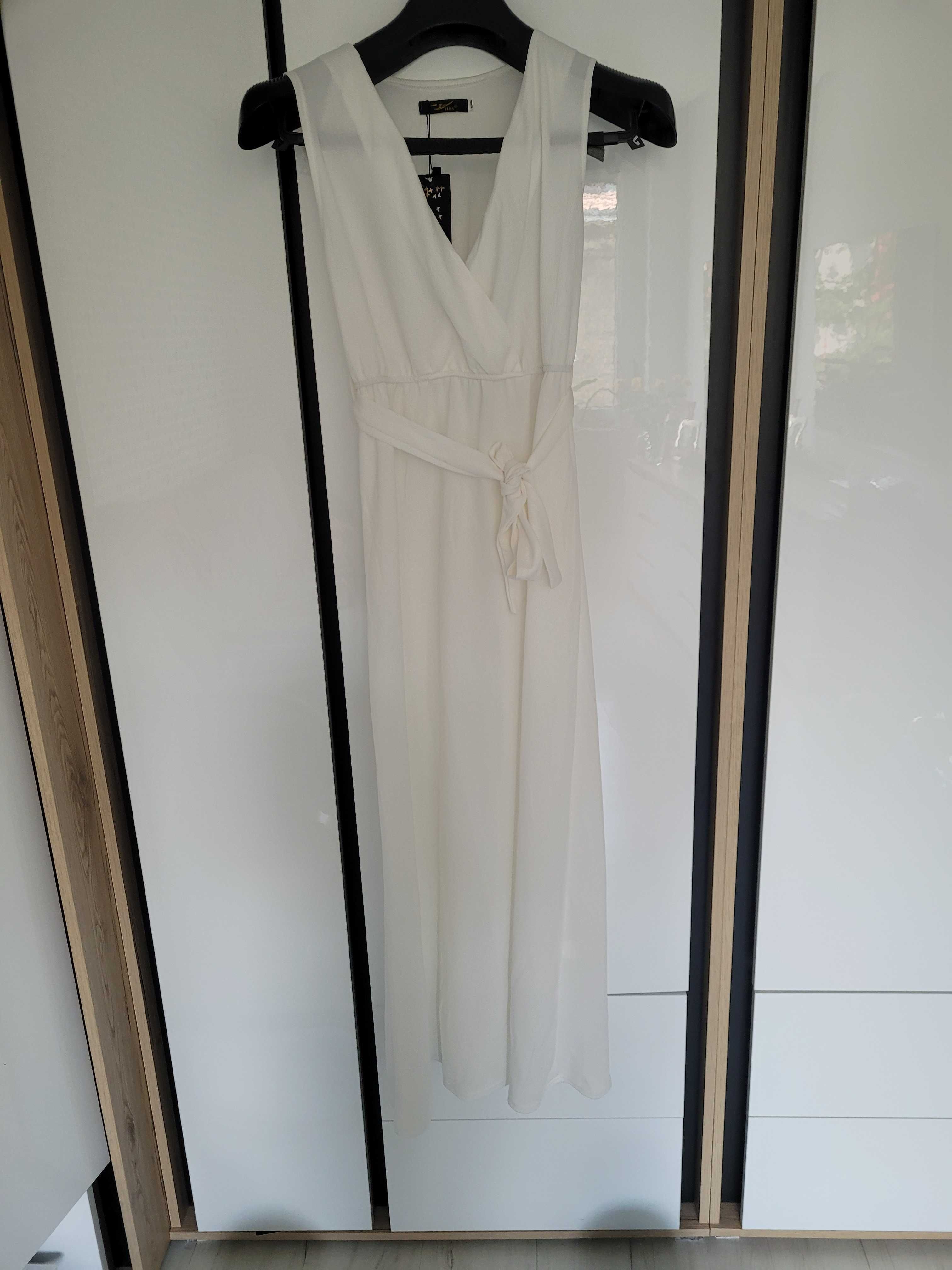 Biała długa sukienka