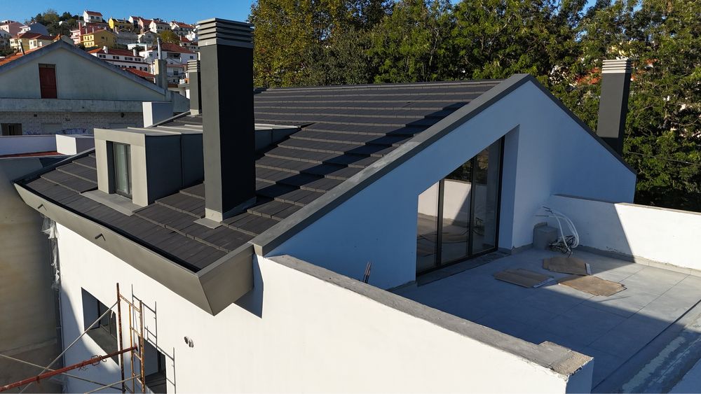 Serviços de impermeabilização e painel sanduíche