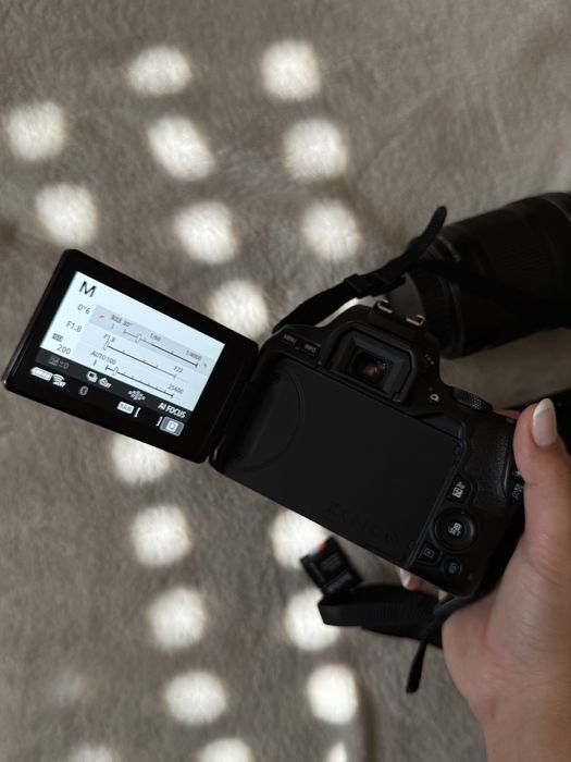 Canon EOS 250D + 3 lentes