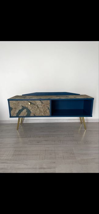 Szafka rtv w kolorze granatowym