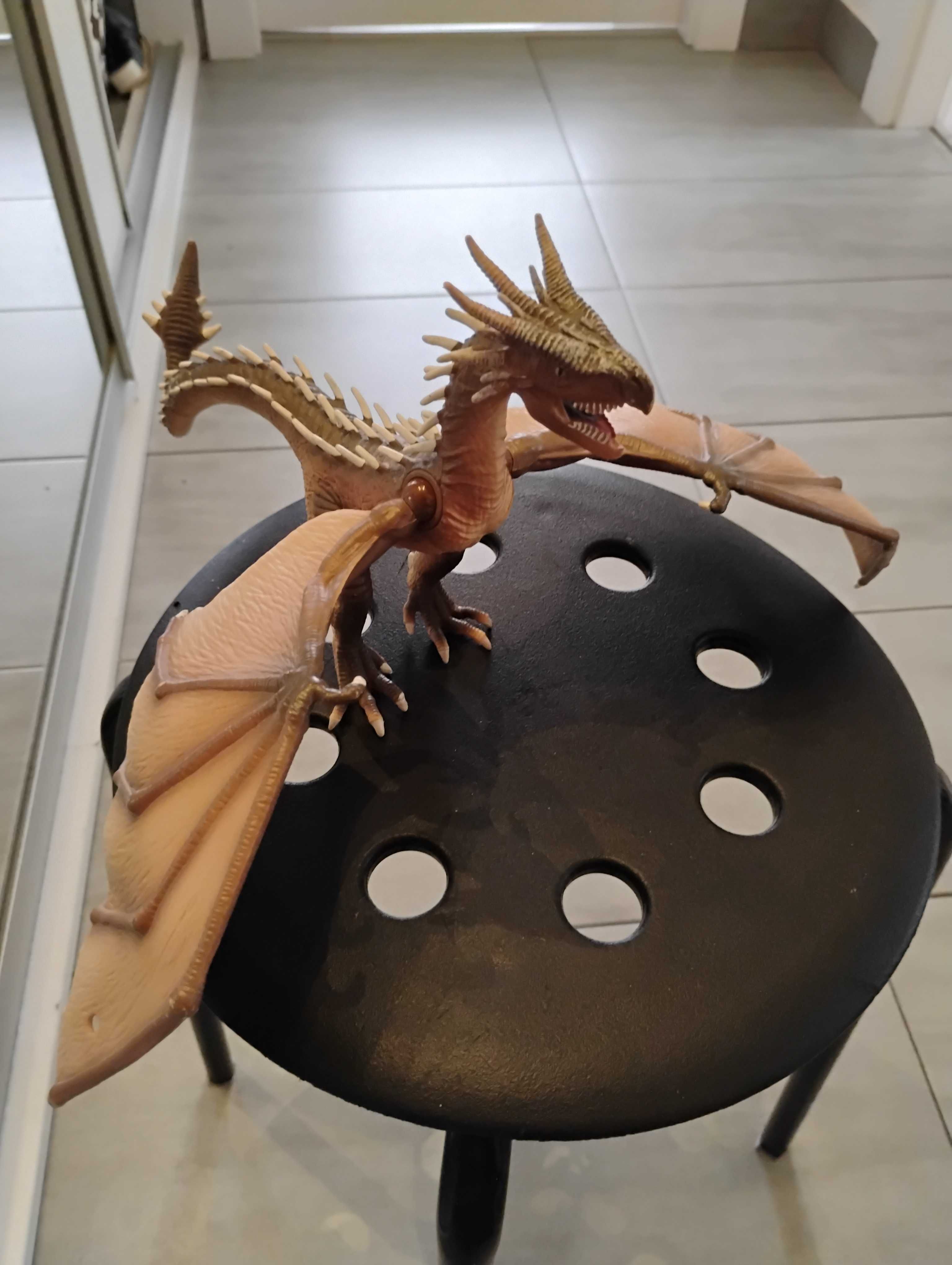 Smok z Harry Potter Rogogon Węgierski figurka
