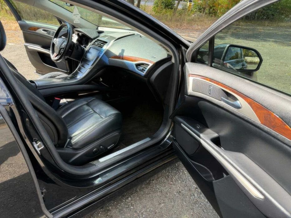 Lincoln MKZ      2015