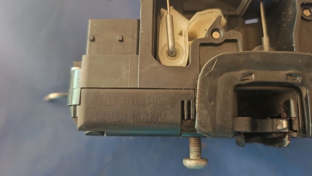 Замок водительской двери Emgrand ec7