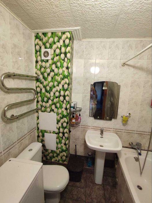 2-к. Русанівка, вул. Ентузіастів з видом на канал