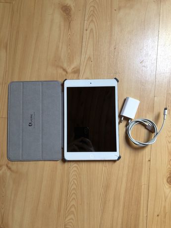 iPad mini 1 com capa