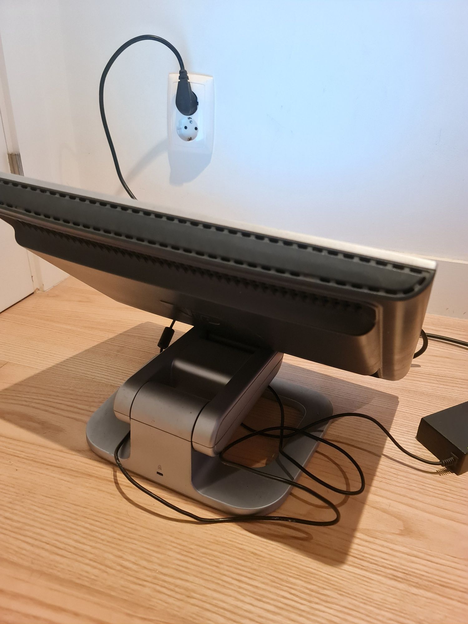Monitor computador HP pavilion f1703