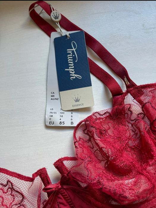 Biustonosz nowy Triumph 85B Essence