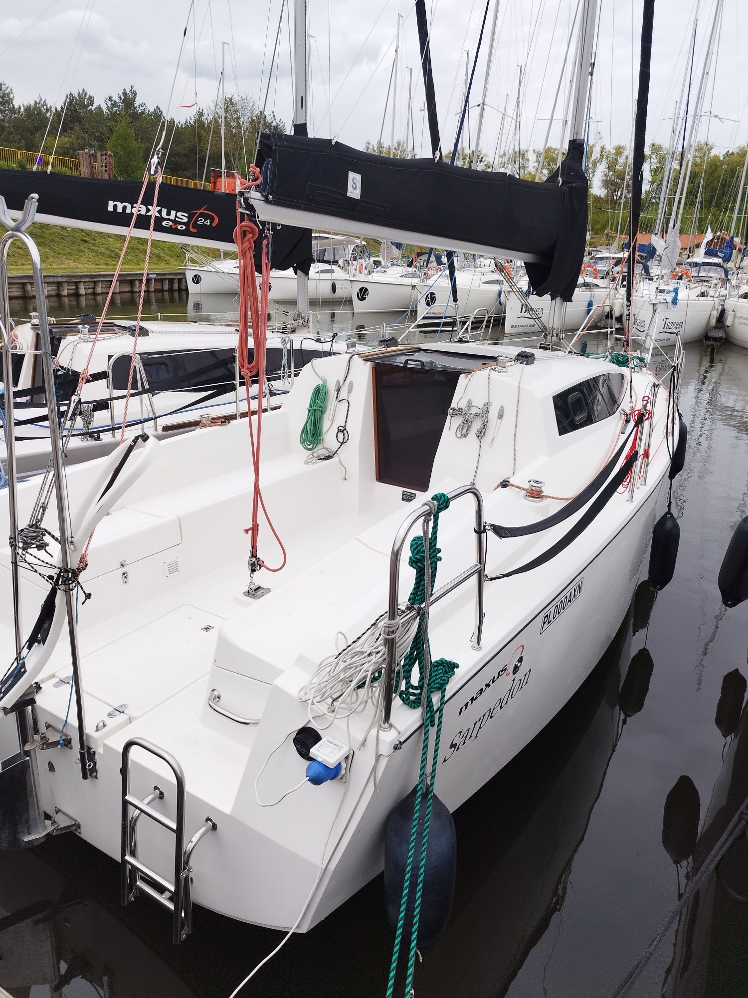 Jacht żaglowy maxus 26