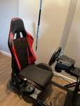 SIMRACING Kokpit z fotelem  i mocowaniem skrzyni biegów + TV uchwyt