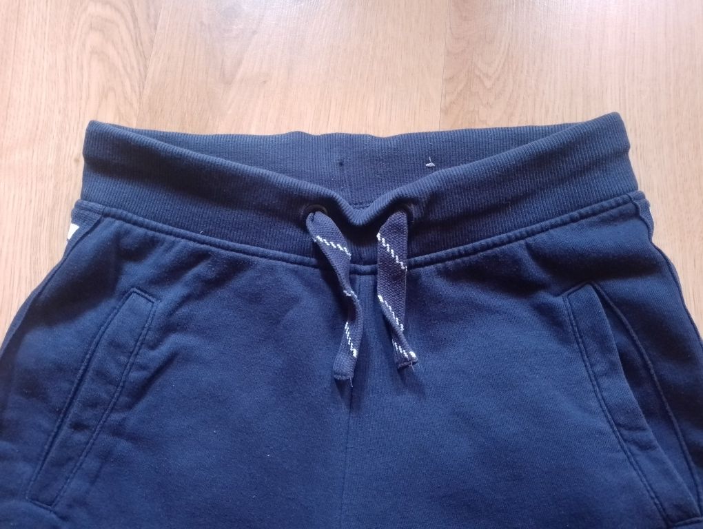 Pepperts krótkie spodenki dresowe r. 140 cm