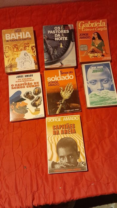 Livros infantis e educativo / livros culturais