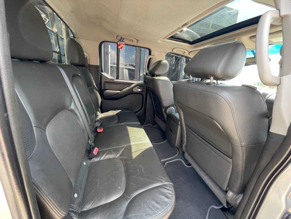 Nissan Navara 2.5 автомат