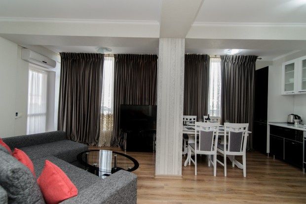 Сдам 3 ком квартиру парк" Победы"!