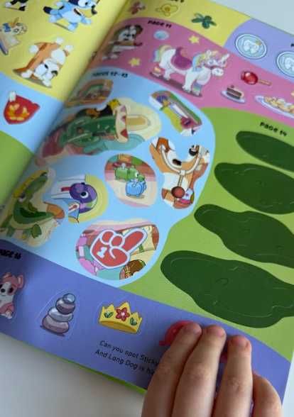 Bluey Sticker book, книга з стікерами Блуї та Бінго, 100+ наліпок