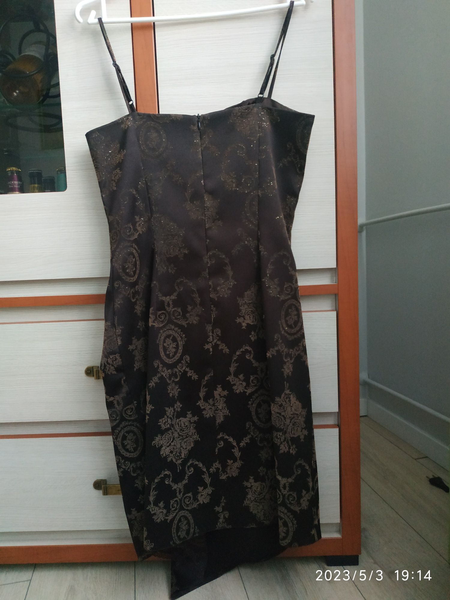 Sukienka na ramiączka 34-36 XS S brązowa z drobinkami zlota